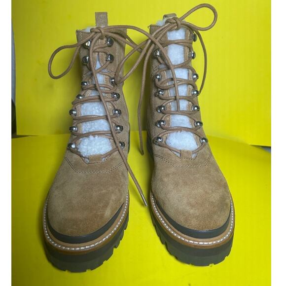 Marc Fisher Women's Izzie Lugsole Ankle Leather Boot Size 7.5 Winter Sheep Fur - Picture 1 of 9